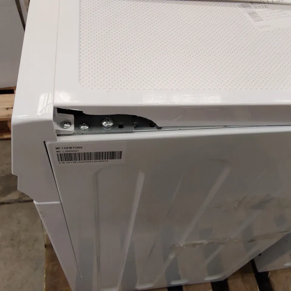 MIDEA MF10EW70BA ENERGY-SAVING FREESTANDING WASHING MACHINE, BLDC MOTOR, BRIGHT LED DISPLAY, STEAM CARE, QUICK WASH, VARIOUS TEMP OPTIONS, PREWASH, 1400 RPM, 7 KG LOAD, WHITE