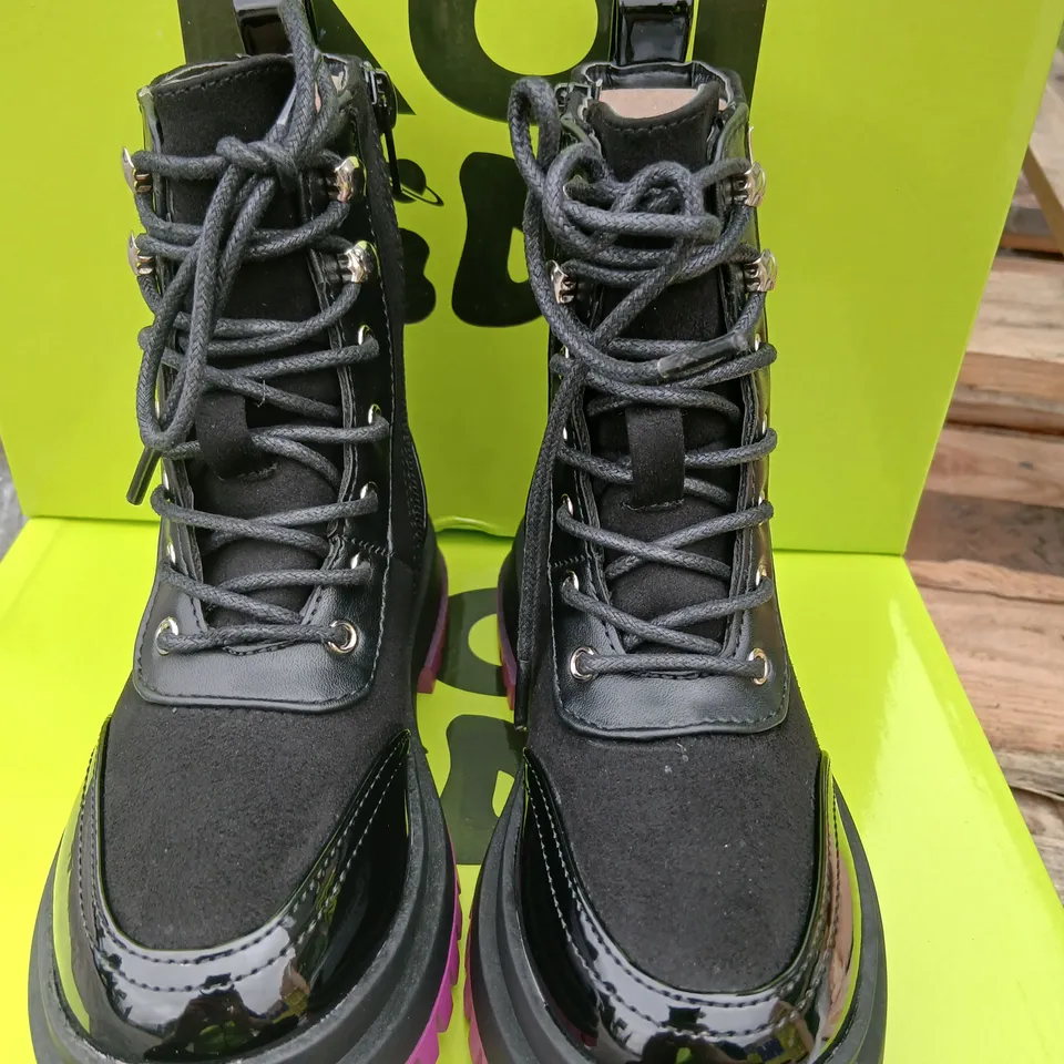 BOXED KOI KIDZ LIL' HELIOS PURPLE FLAME BOOTS - KIDS' UK 10