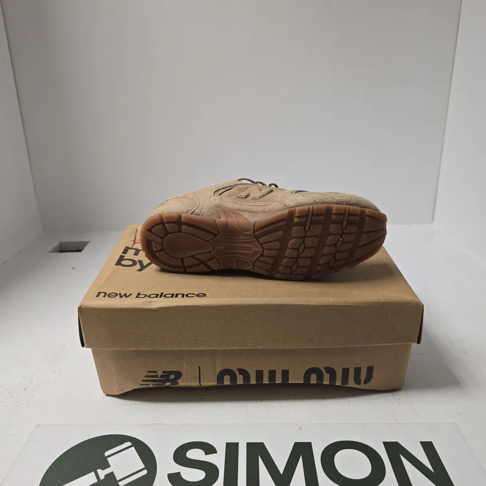 BOXED PAIE OF MIU MIU X NEW BALANCE BROWN LOW TOP TRAINERS SIZE 4