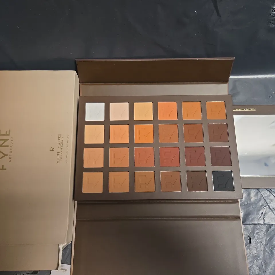 BOXED FYNE ART BEAUTY 24 X 1.4G EYESHADOW PALLETTE 