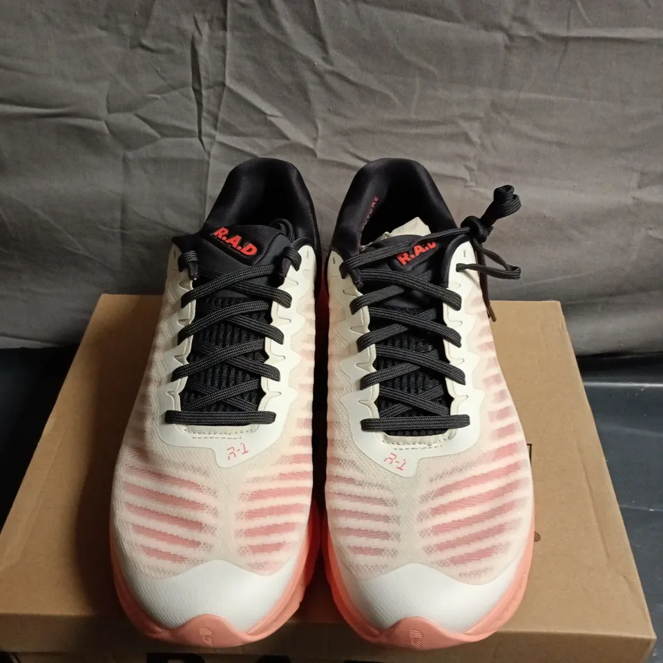 BOXED PAIR OF R.A.D R-1 DESERT FLOWER TRAINERS – UK 10