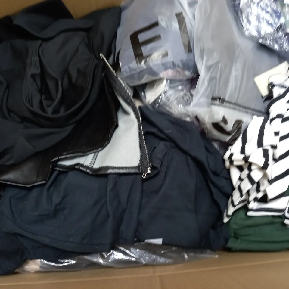 BOX OF APPROXIMATELY 25 ASSORTED CLOTHING ITEMS TO INCUDE - SKIRT,  JUMPERS , T-SHIRTS , TROUSERS,ECT 