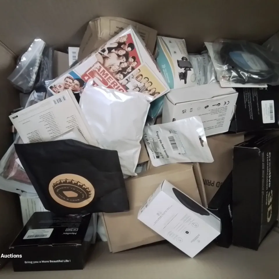 BOX CONTAINING LARGE AMOUNT OF MIXED BOXED ELECTRICAL ITEMS PHONE ACCESSORIES LIGHTING ETC.