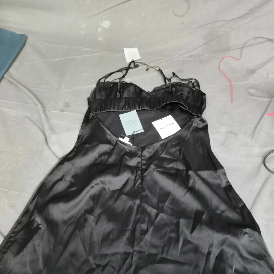SUPERDOWN WOMEN'S BLACK SATIN NIGHTDRESS / SLIP WITH LACE TRIM SIZE M