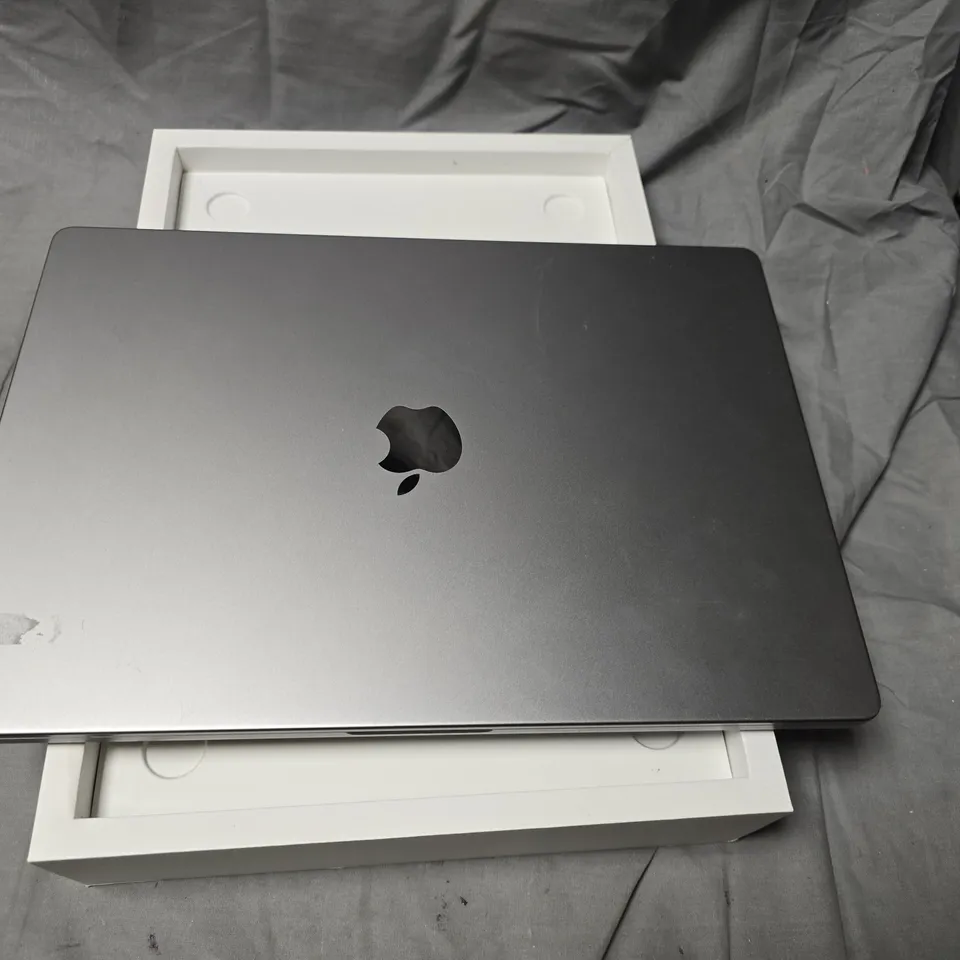 APPLE MACBOOK PRO 13-INCH SPACE GRAY – WITH ORIGINAL BOX