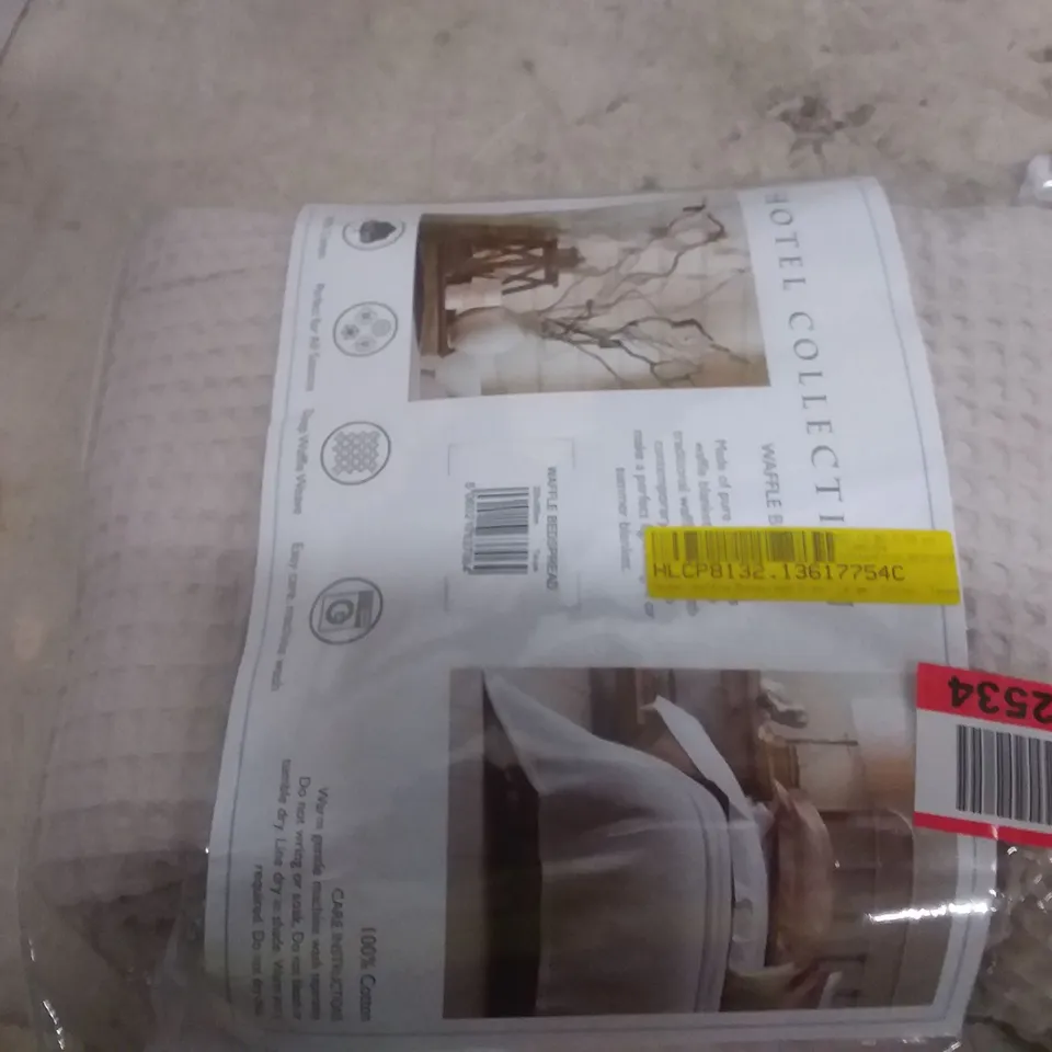 DESIGNER HOTEL WAFFLE BEDSPREAD SIZE: LARGE COLOUR: TAUPE