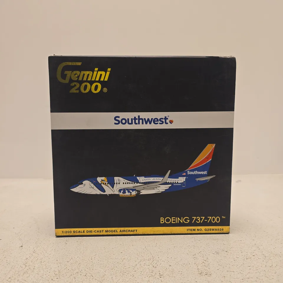 GEMINI 200 BOEING 737-700 DIE-CAST MODEL AIRCRAFT 