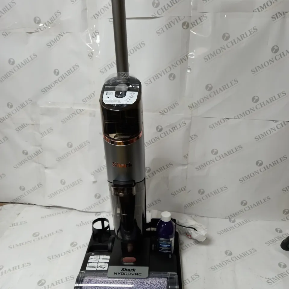 BOXED SHARK HYDROVAC HARD FLOOR WET & DRY CORDLESS CLEANER WD210UK