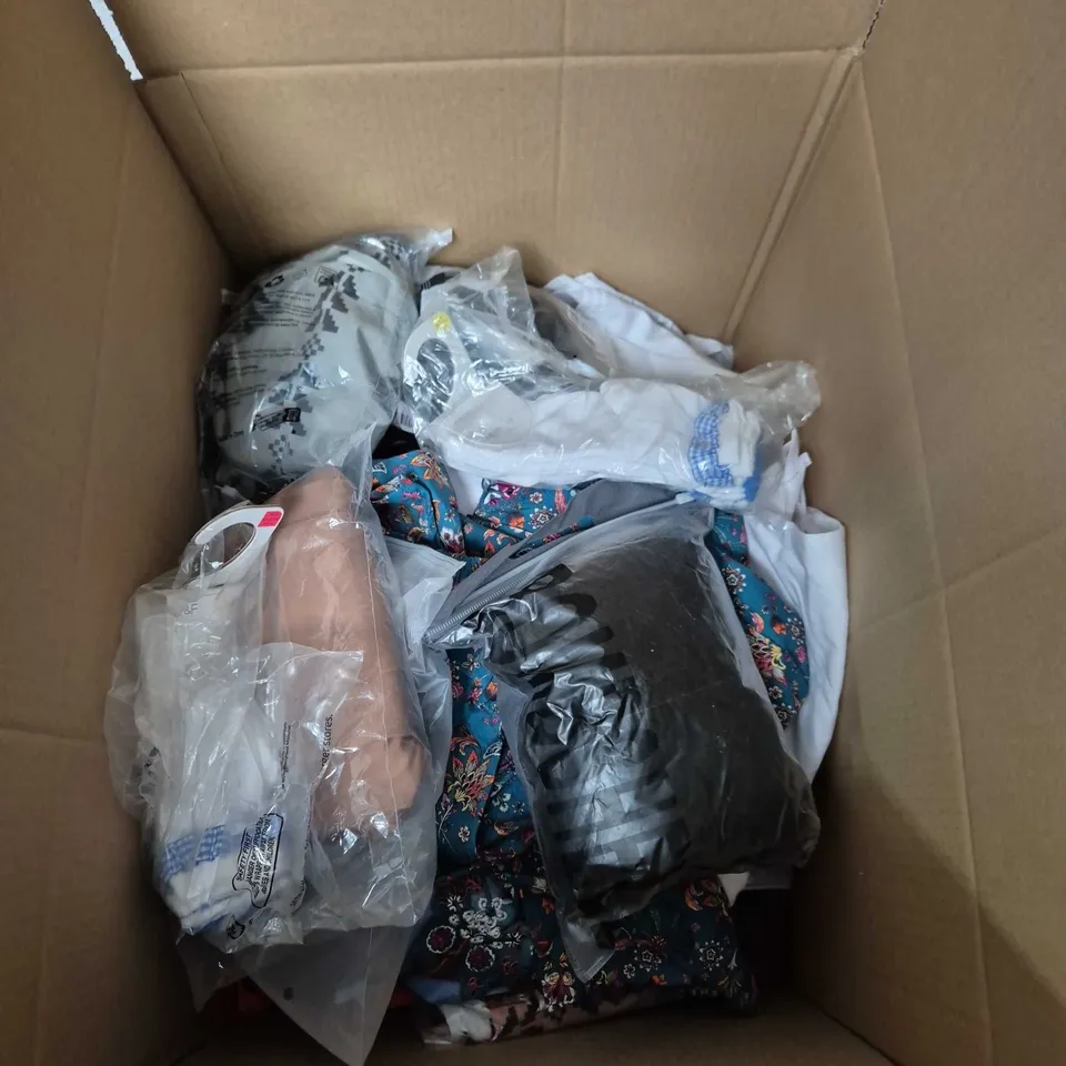 BOX OF APPROXIMATELY 20ASSORTED CLOTHING ITEMS IN VARIOUS SIZES, COLOURS AND STYLES