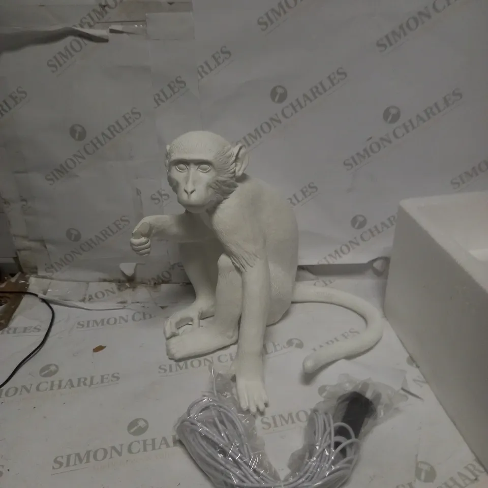 SELETTI SITTING MONKEY TABLE LAMP 