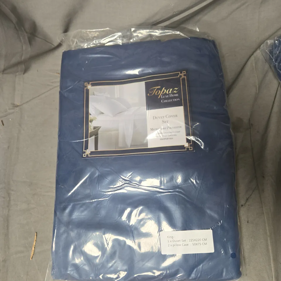 TOPAZ LUXE HOME COLLECTION KING DUVET SET – 225X220 CM; 2 X PILLOWCASES 50X75 CM, BOX OF APPROXIMATELY 8