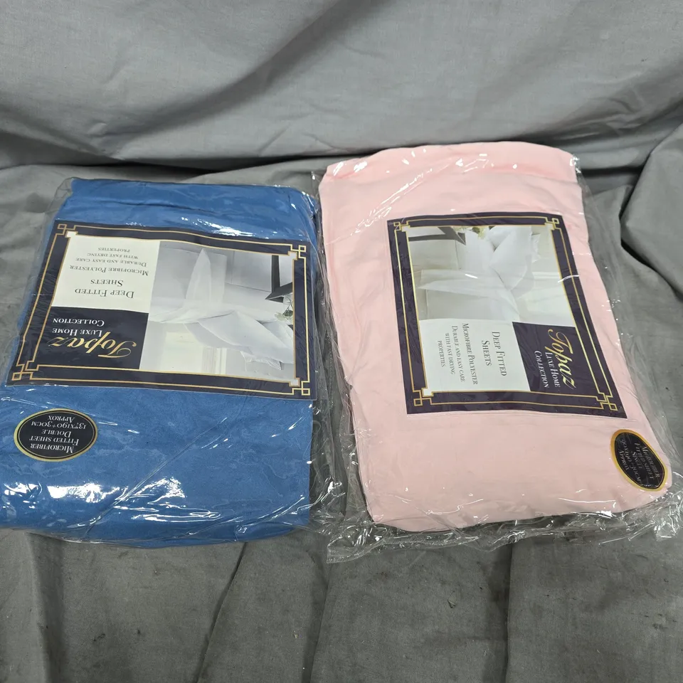 BOX OF APPROX 30 DEEP FITTED BED SHEETS