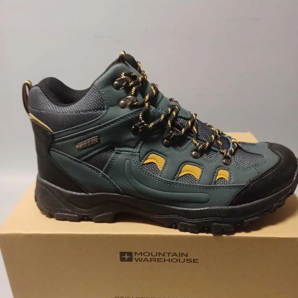 BOXED MOUNTAIN WAREHOUSE ADVENTURER WATERPROOF HIKING BOOTS - UK 11