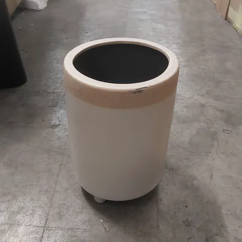 DESIGNER PLANTER 