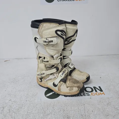 MOTOCROSS BOOTS β CREAM/WHITE, USED UK 9