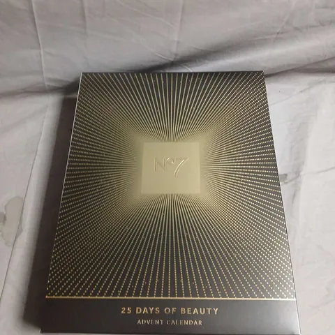 NO7 25 DAYS OF BEAUTY ADVENT CALENDAR