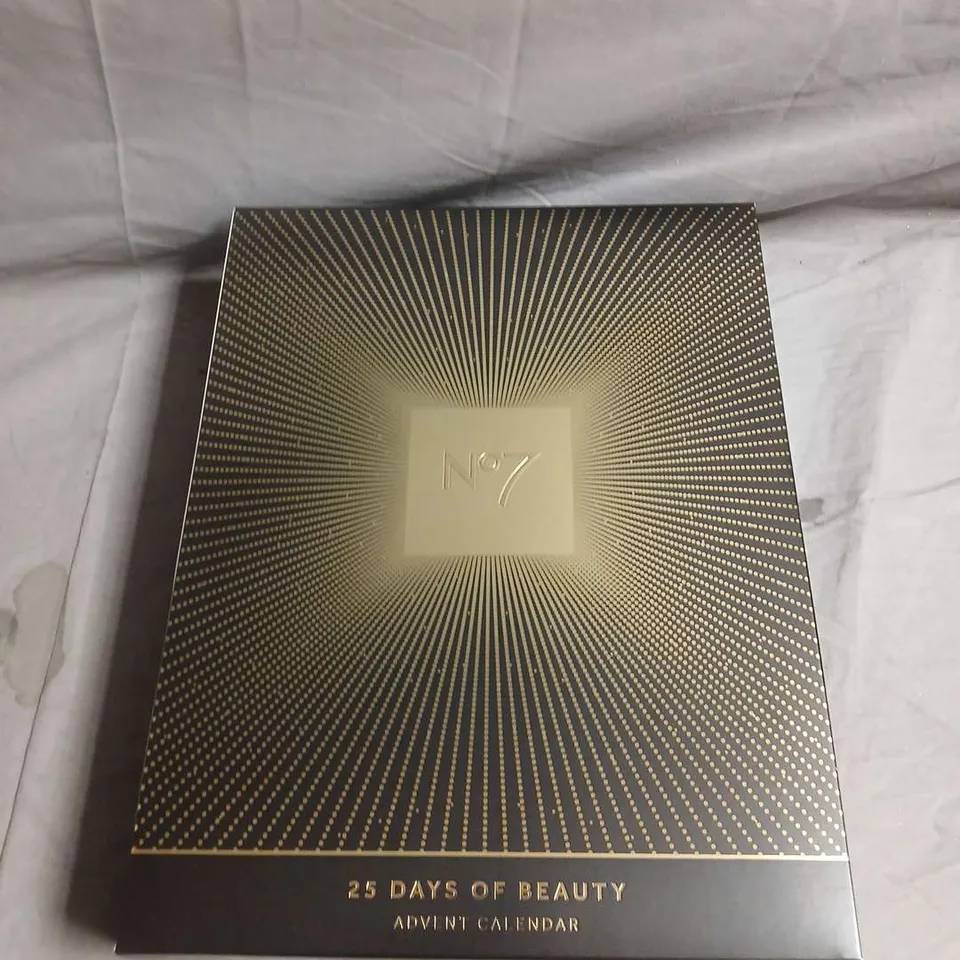 NO7 25 DAYS OF BEAUTY ADVENT CALENDAR