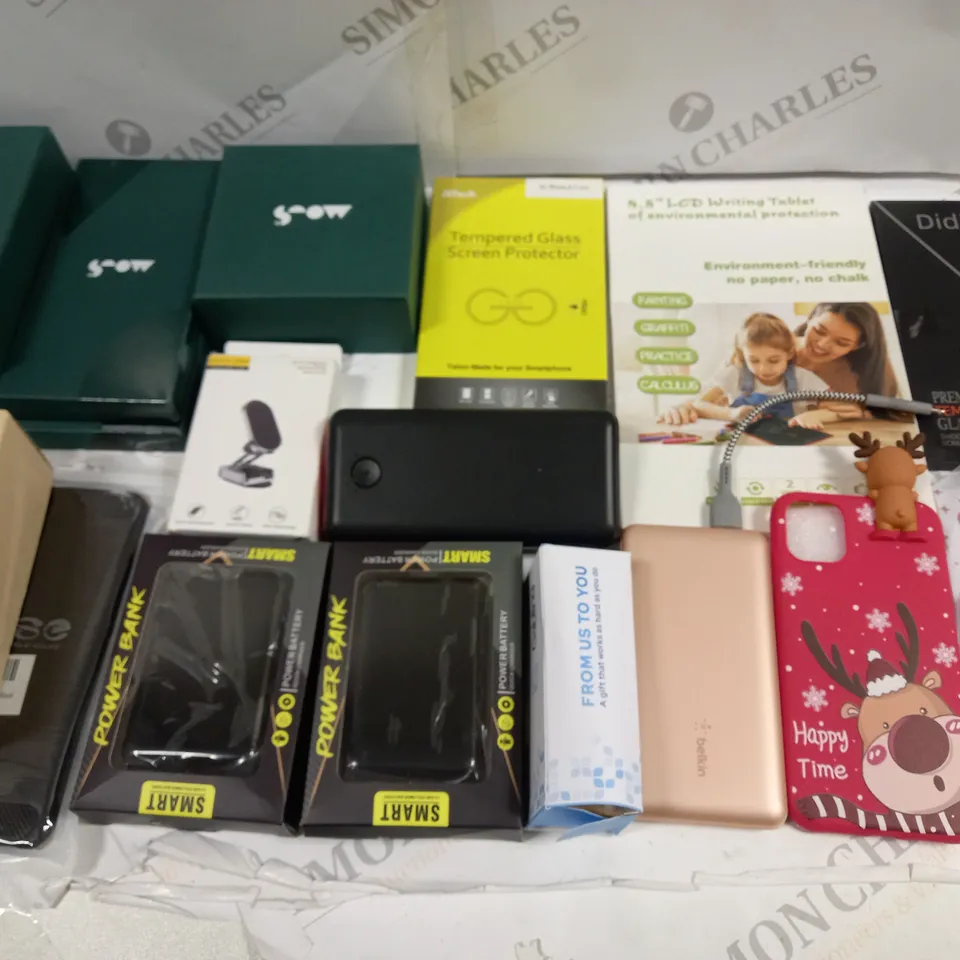 LOT OF ASSORTED MOBILE PHONE ACCESSORIES TO INCLUDE CASES, POWERBANKS AND MAGNETIC HOLDERS