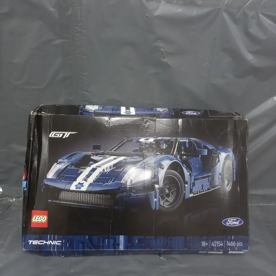 SEALED LEGO TECHNIC 2022 FORD GT [SET 42145] RRP £210