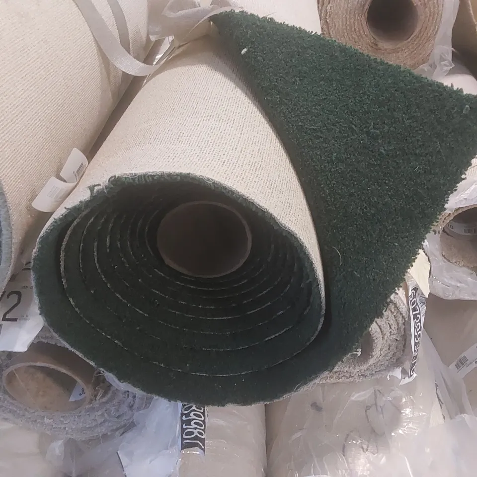 ROLL OF QUALITY CARPET // SIZE: APPROX 4 X 6m