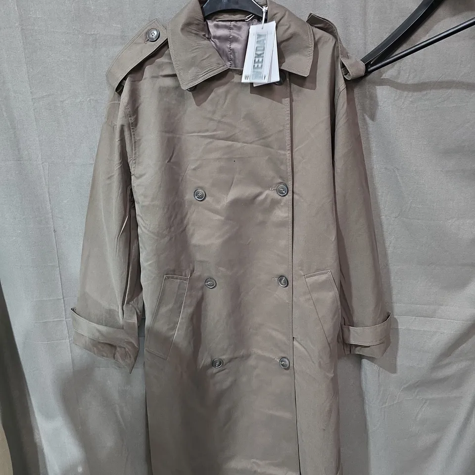 WEEKDAY TRENCH COAT – TAN, DOUBLE-BREASTED