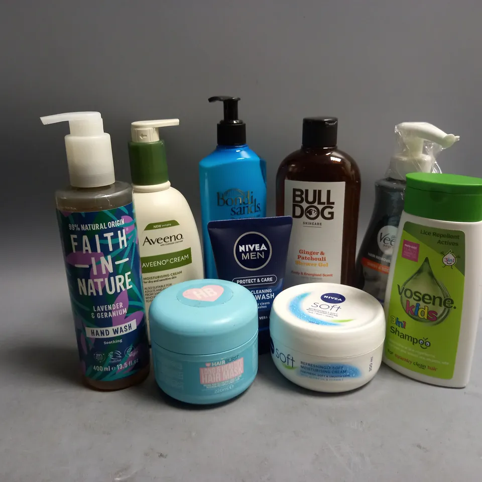 APPROXIMATELY 10 ASSORTED HEALTH AND BEAUTY PRODUCTS TO INCLUDE BONDI SANDS BODY MOISTURISER, AVEENO MOISTURISING CREAM, FAITH-IN-NATURE HANDWASH