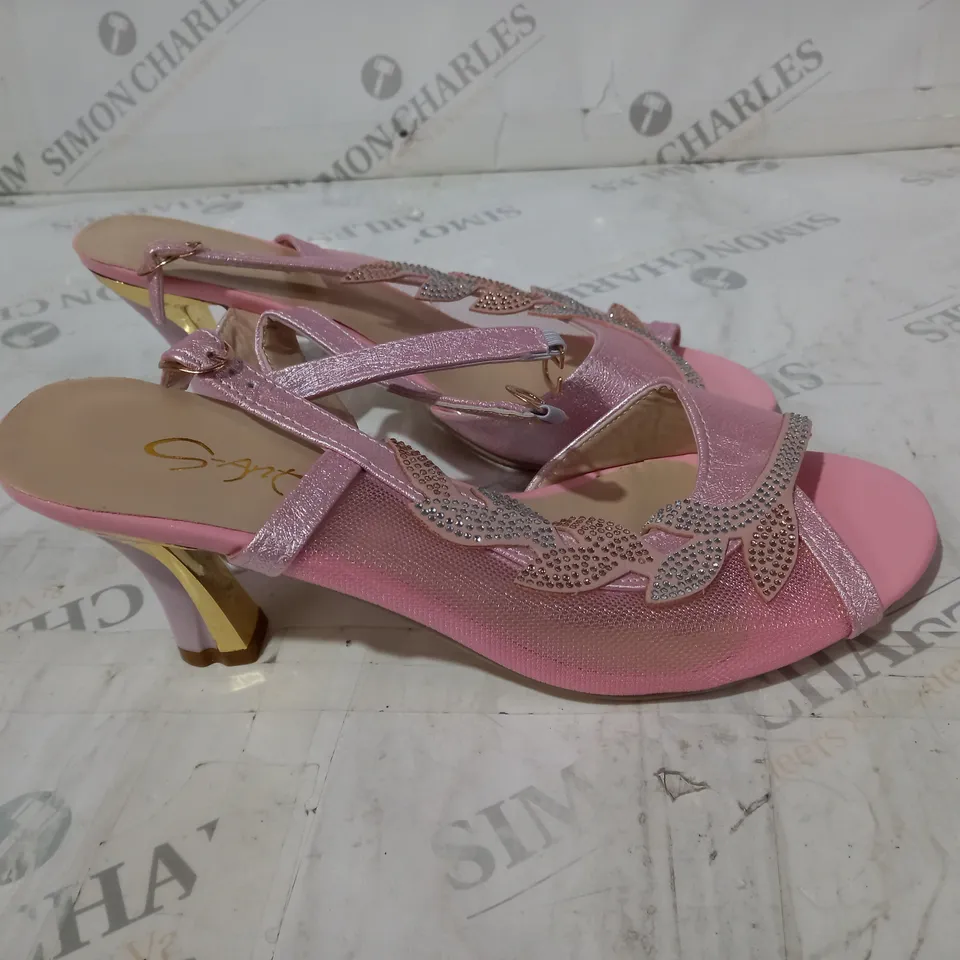 PINK HEELS SIZE 40