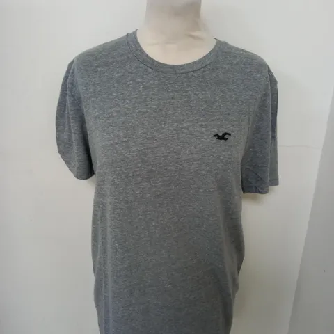 HOLLISTER CASUAL LOGO T-SHIRT IN GREY SIZE M