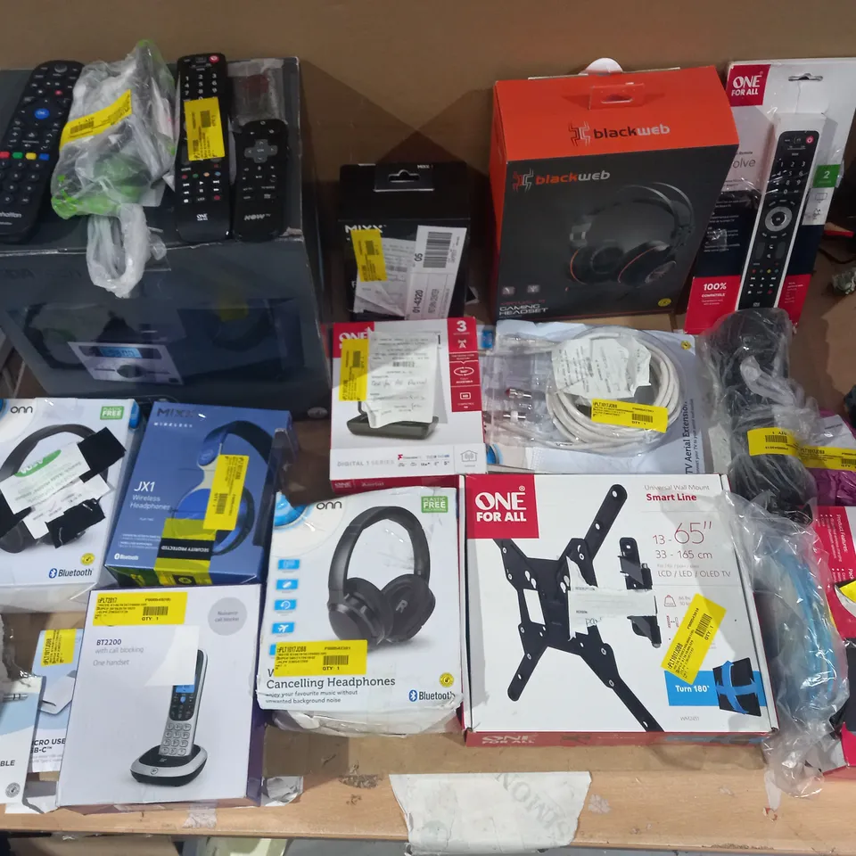 LOT OF APPROX 30 ASSORTED TECH ITEMS TO INCLUDE CD SYSTEM, TV REMOTES, HEADPHONES ETC