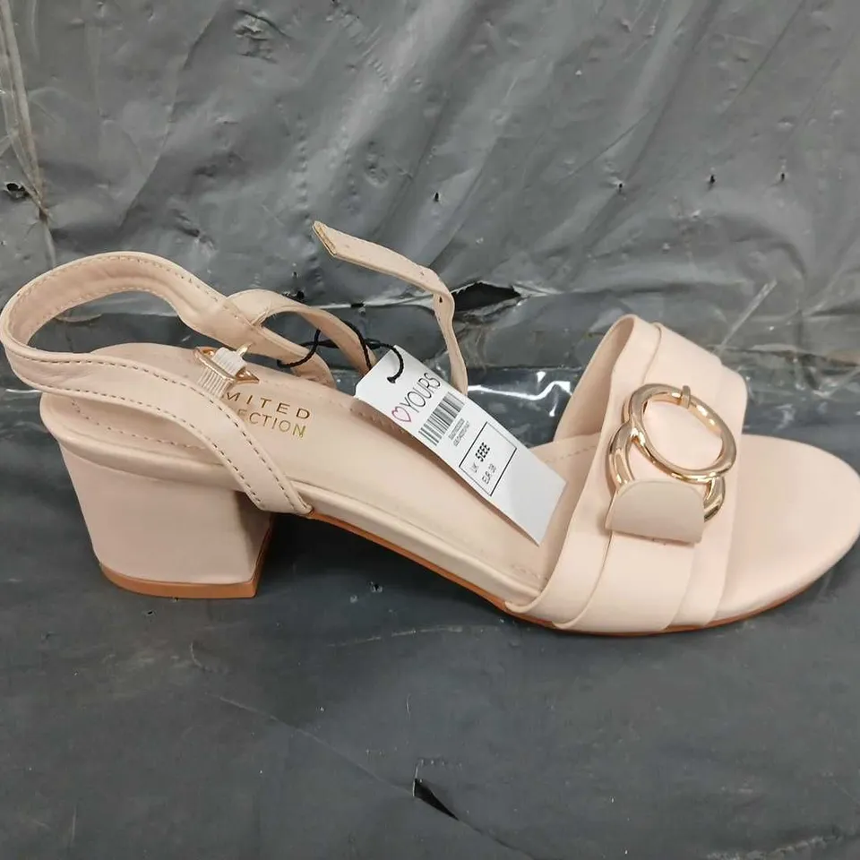 LIMITED COLLECTION WIDE FIT BUCKLE DETAIL SANDAL IN NATURAL - SIZE 5EEE