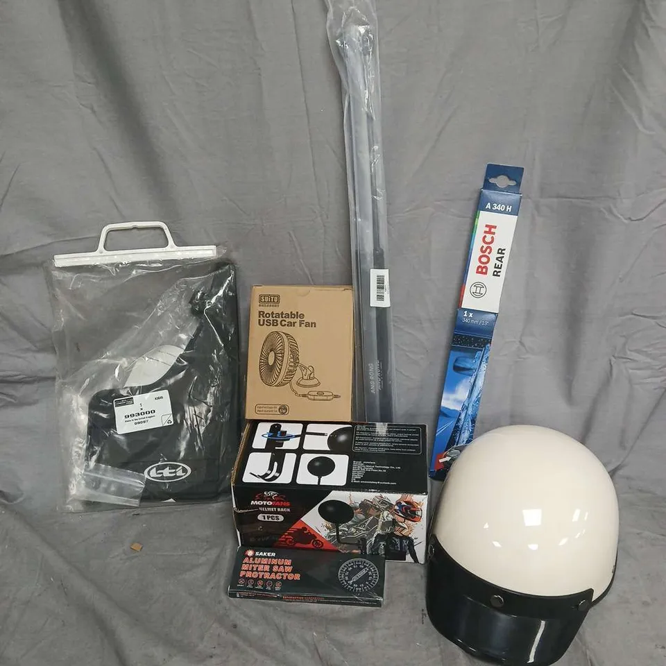 APPROXIMATELY 15 ASSORTED VEHICLE PARTS & ACCESSORIES TO INCLUDE USB CAR FAN, BOSCH REAR WIPER, HELMET RACK, ETC - COLLECTION ONLY