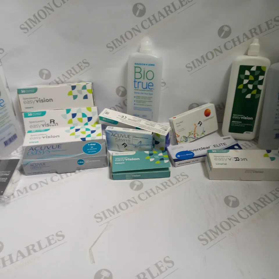 LOT OF APPROXIMATELY 16 ASSORTED EYECARE & HEALTHCARE PRODUCTS TO INCLUDE NICORETTE QUICKMIST COOL BERRY SPRAY, EASYVISION MULTIPURPOSE SOLUTION, SPECSAVERS EASYVISION DISPOSABLE CONTACT LENSES, ETC