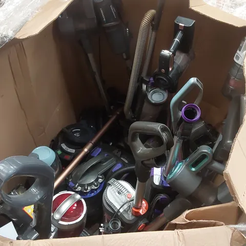 PALLET CONTAINING A LARGE ASSORTMENT OF UNCHECKED VACUUM CLEANERS