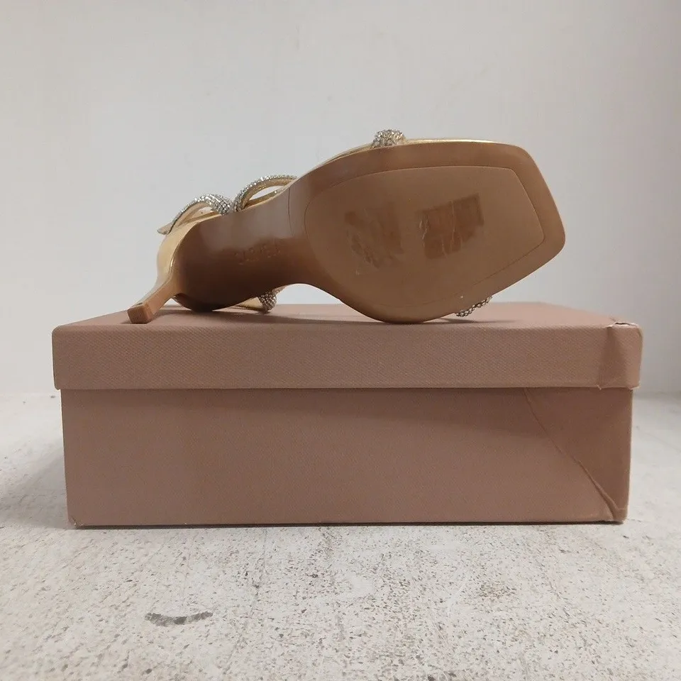 BOXED PAIR OF CARVELA OPEN TOE STILETTO HEELS IN METALLIC GOLD SIZE EU 40