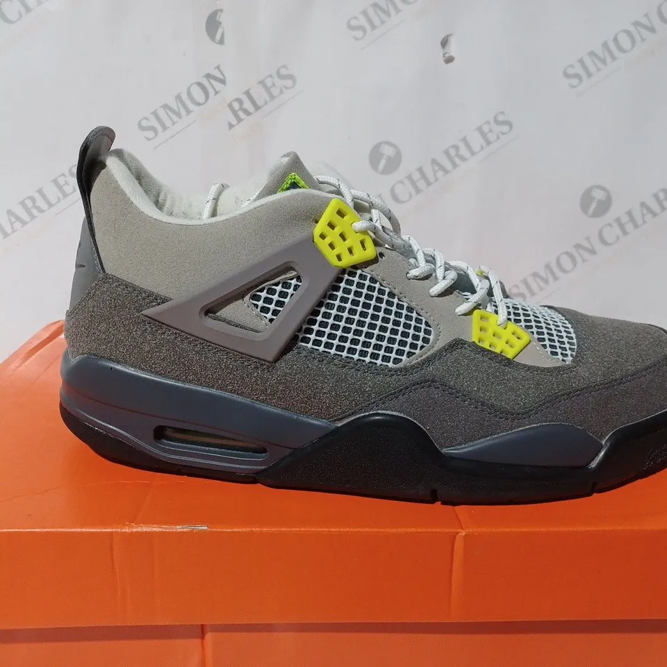 NIKE AIR RUN SWIFT 2 - UK 12 