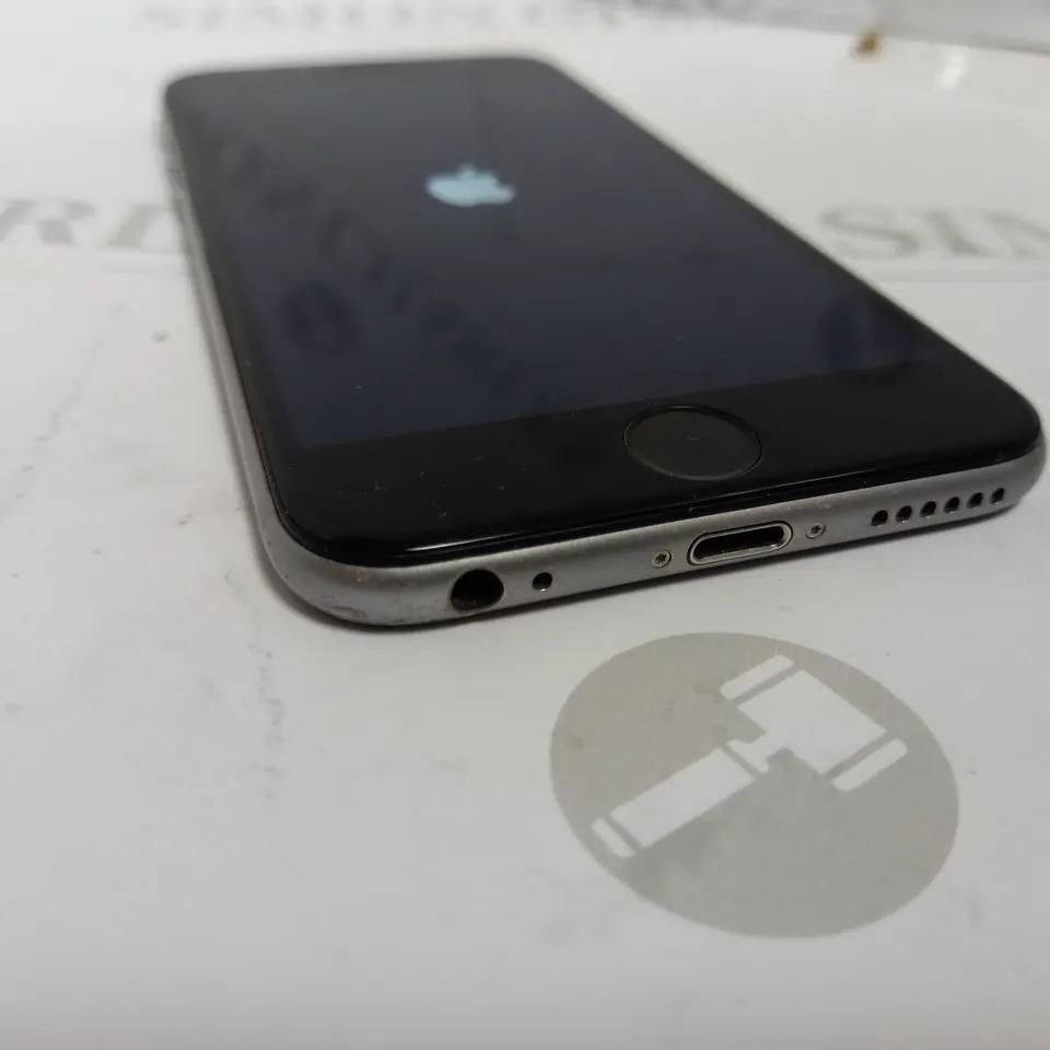 APPLE A1586 IPHONE 6 - BLACK/SILVER