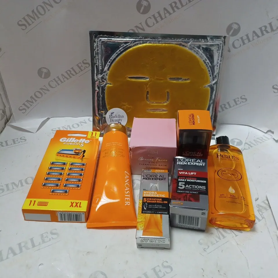 APPROXIMATELY 20 ASSORTED COSMETIC ITEMS TO INCLUDE GILLETTE, L'OREAL AND PEARS
