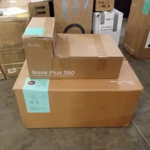 BOXED SILVER CROSS COVE STROLLER CHASSIS, SEAT, CARRYCOT AND CAR SEAT BASE (2 BOXES)