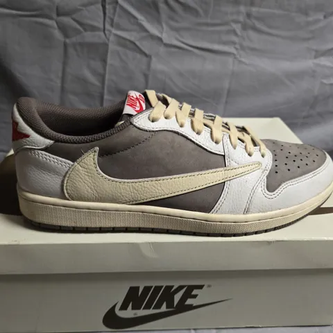 BOXED PAIR OF NIKE AIR JORDAN 1 LOW DUNKS - UK SIZE 9