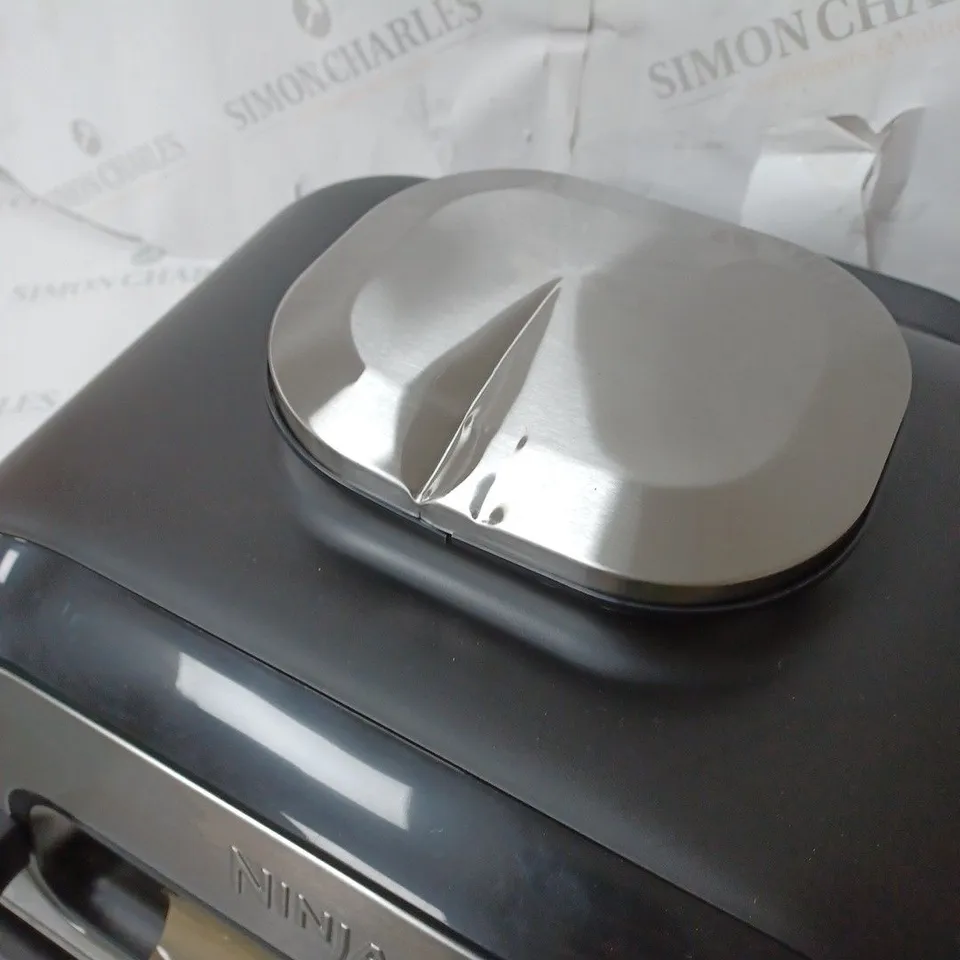 BOXED NINJA FOODI MAX HEATH GRILL & AIR FRYER