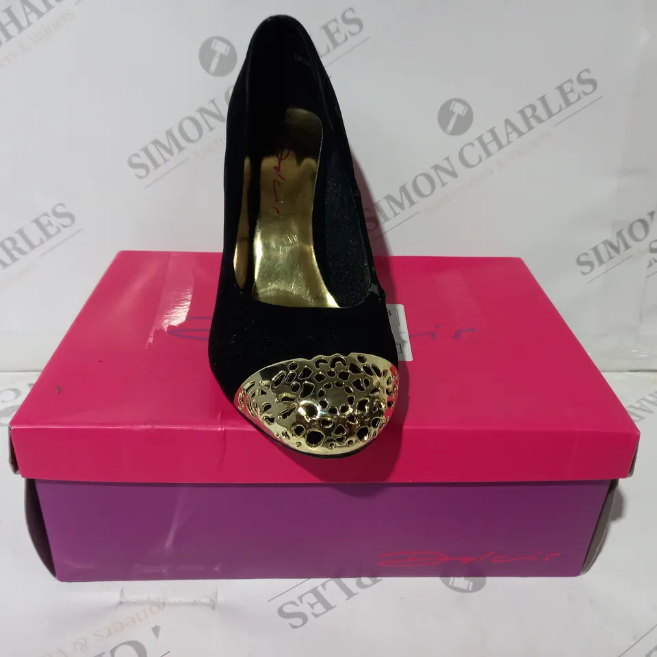 BOXED PAIR OF DOLCIS CLOSED TOE HIGH HEEL SLIP-ON SHOES IN BLACK/METALLIC GOLD SIZE 7