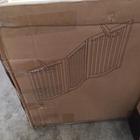BOXED 3 PANES FREESTANDING FOLDABLE PET GATE - WHITE