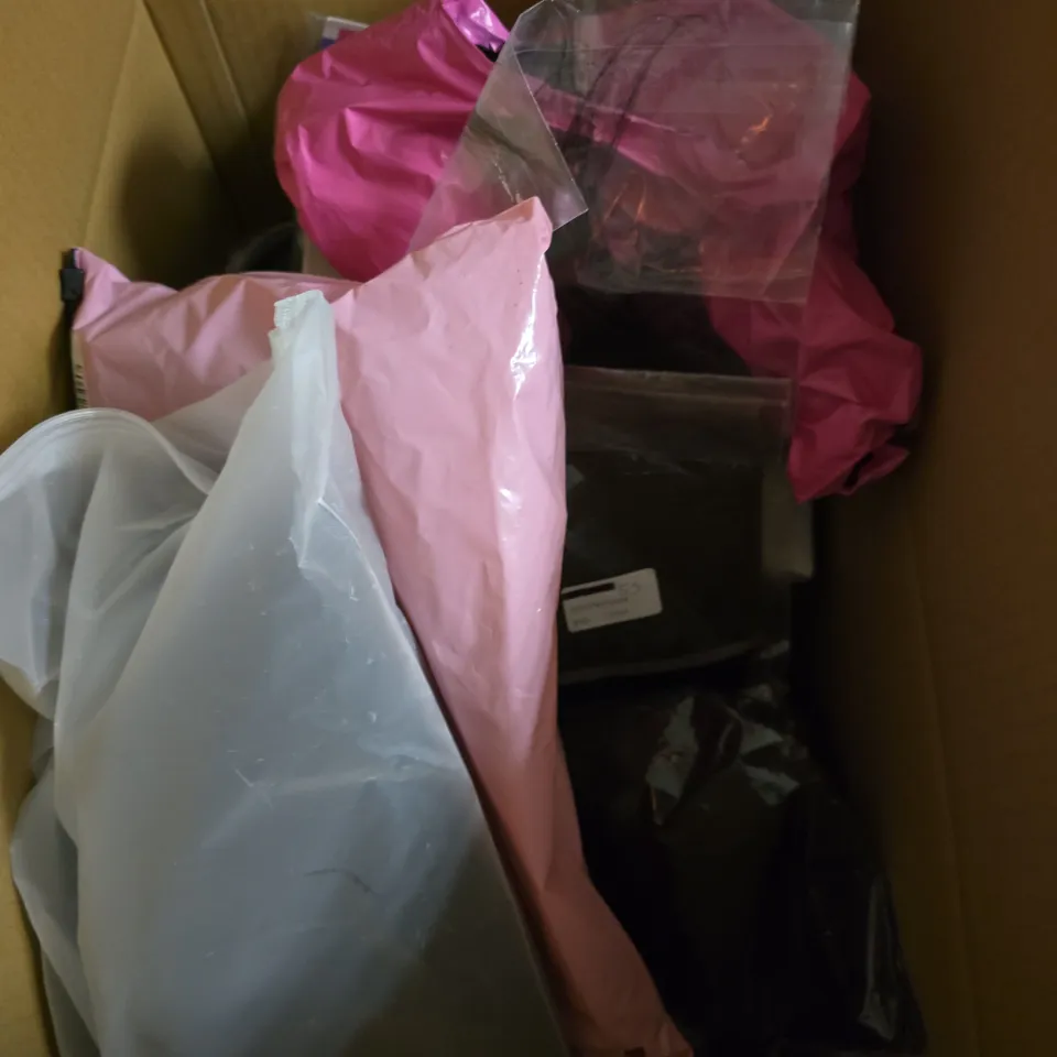 APPROXIMATELY 10 ASSORTED HAIR EXTENSION PRODUCTS IN VARIOUS STYLES & COLOURS 