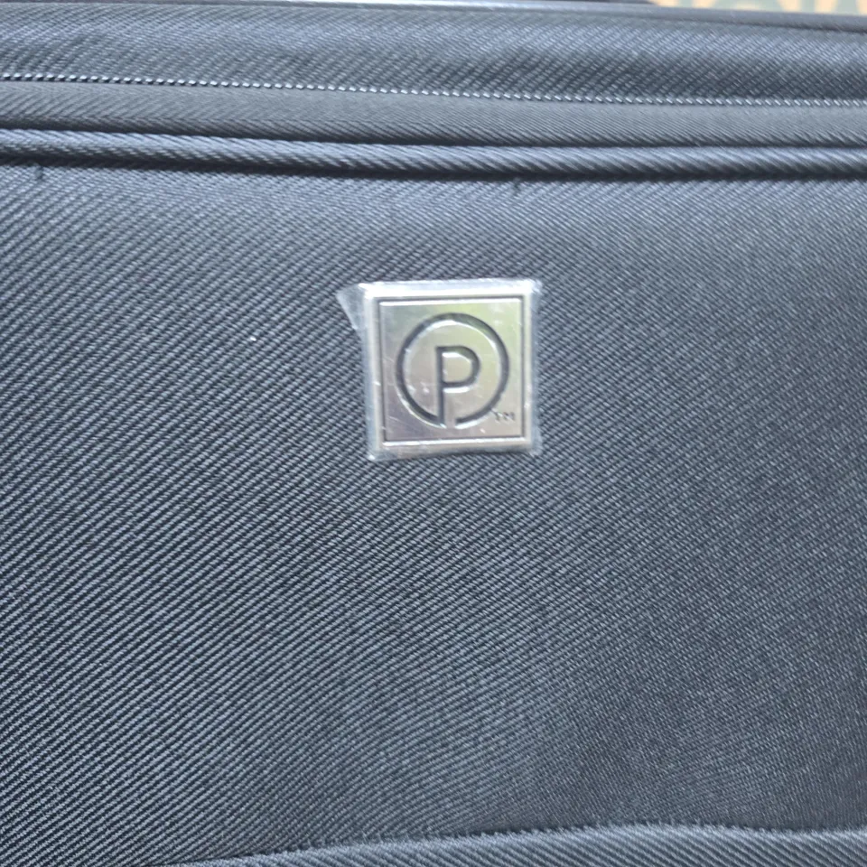 BLACK WHEELED TRAVEL SUITCASE WITH FRONT POCKET 