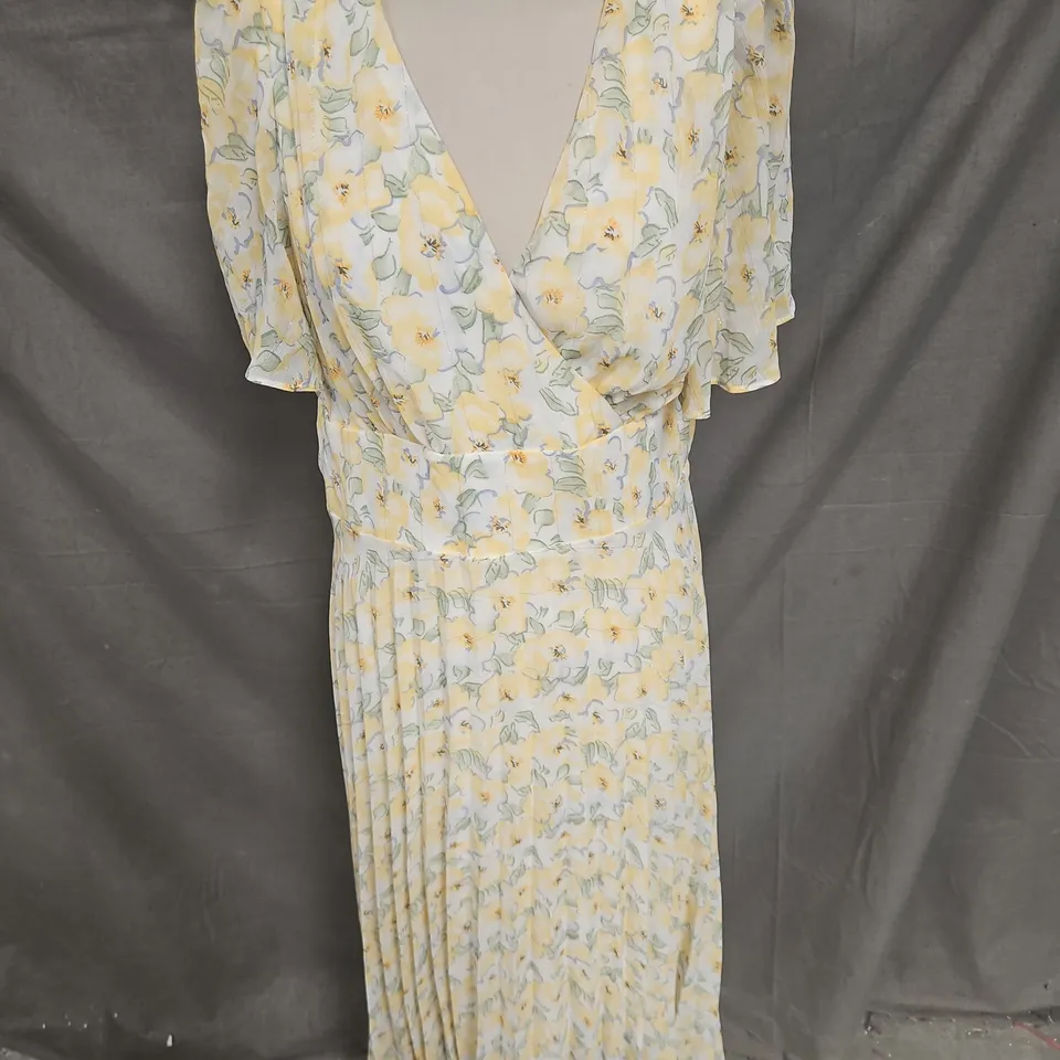 JOLIE MOI PLEATED DIP HEM CHIFFON MIDAXI DRESS IN YELLOW FLORAL SIZE 18