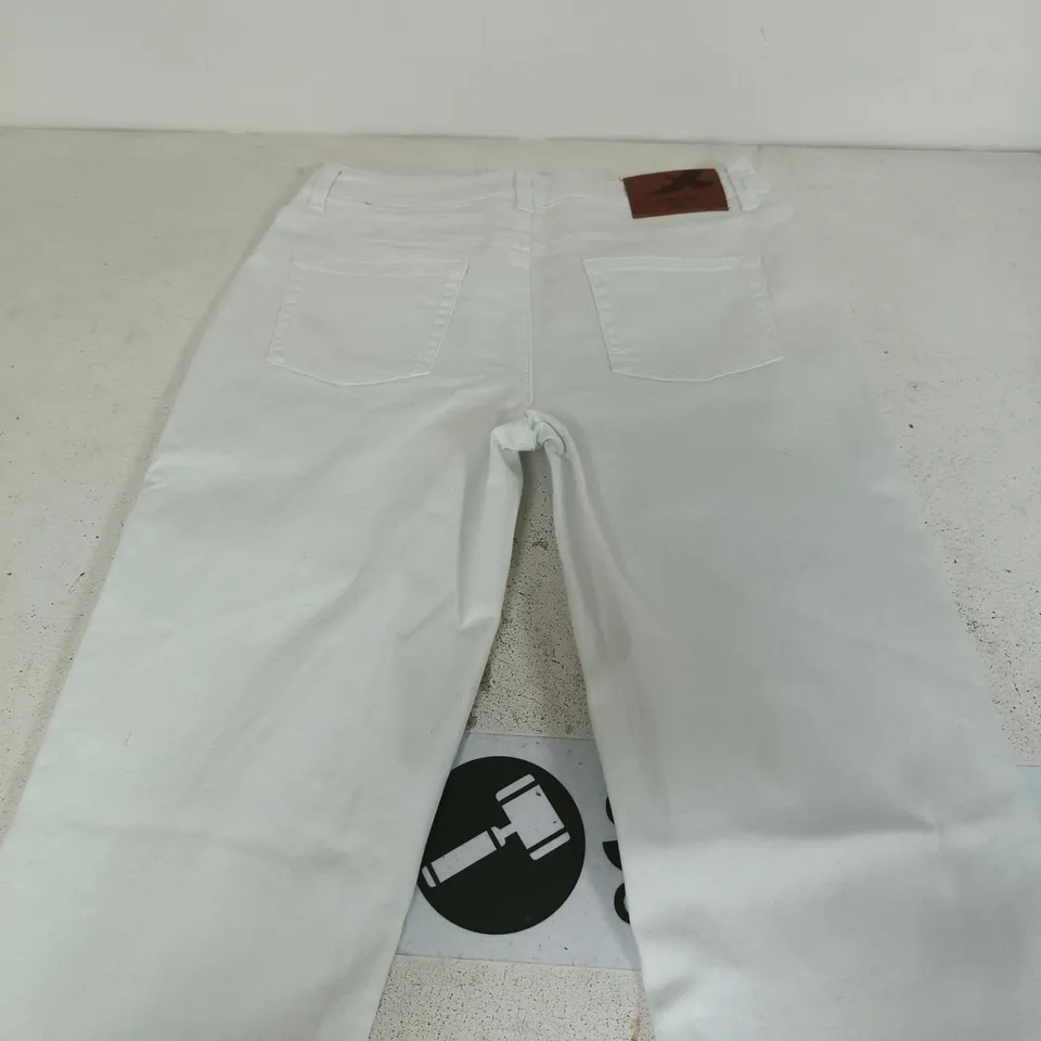 ARIZONA WHITE JEANS SIZE 14 LONG
