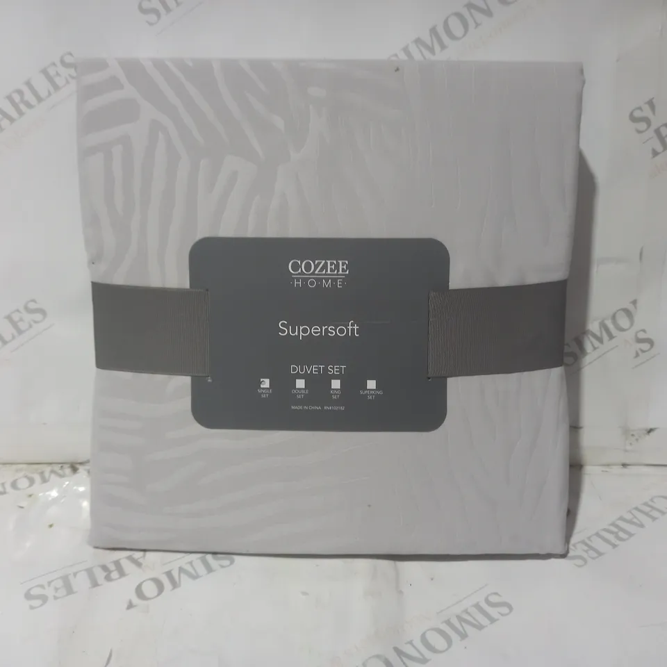 BOXED COZEE HOME SUPERSOFT DUVET SET IN GREY - SINGLE