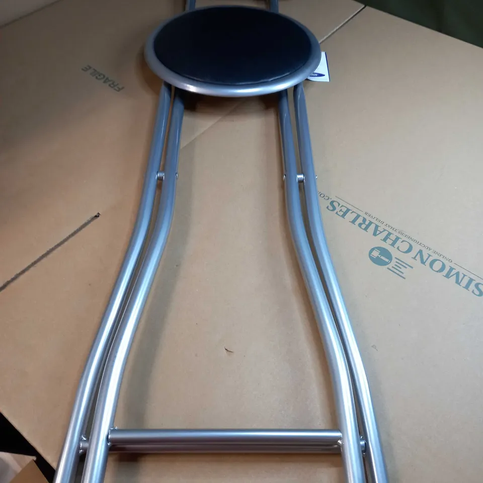 DESIGNER CHROME/BLACK BREAKFAST BAR STOOL/CHAIR