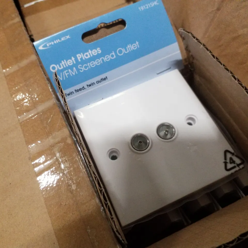 PALLET CONTAINING ASSORTED PRODUCTS INCLUDING 4 WAY SIGNAL BOOSTER, OUTLET PLATES TV/FM SCREENED OUTLET & AQUA MOISTURE TRAP REFILL TABZ