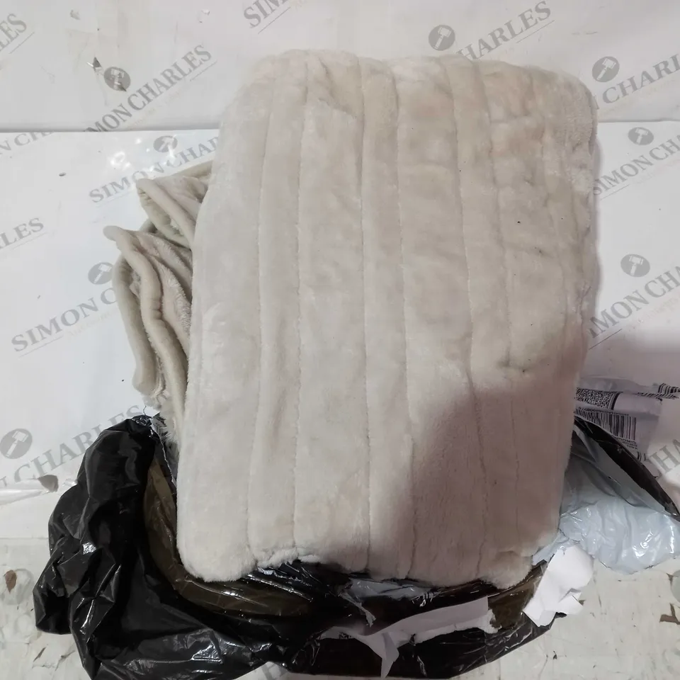 COZEE HOME VELVETSOFT HEATED THROW IN STONE 